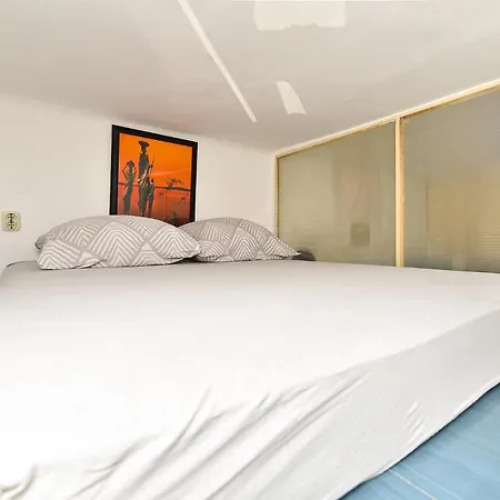 Marie Louise 2396 Apartment